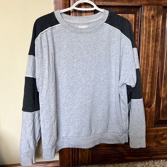 American Eagle ahh-mazingly soft sweatshirt - Picture 1 of 3
